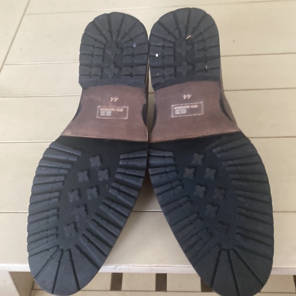 Ben Sherman suede oxfords gir men in size 44(11) in like new condition. - Picture 5 of 6